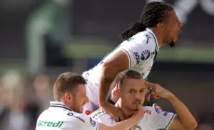 PARANAENSE: Coritiba abre 2 a 0, mas Operário busca empate na semifinal