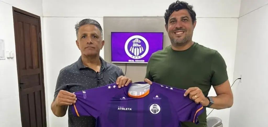 Técnico Toninho Cobra está livre no mercado após disputa a Copinha