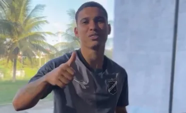 Jogador de futebol sofre grave acidente na BR-101