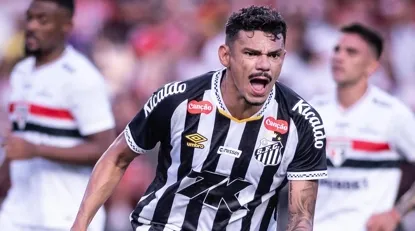 Santos segue com Tiquinho Soares após jogador recusar propostas