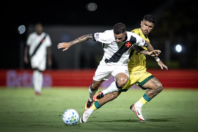 Vasco e Chapecoense se enfrentam no Brasileirao