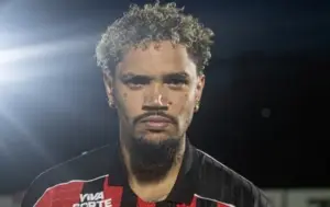 Vitória regulariza Pedro Henrique no BID e ganha opção para o ataque