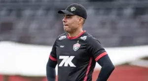 Vitória avança no Baiano e Jair Ventura destaca evolução