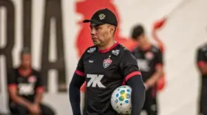 Vitória mantém confiança após estreia e projeta duelo duro com Palmeiras