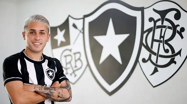 Botafogo encaminha venda de Diego Hernández ao Remo