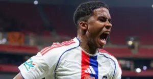 Endrick diz que em campo se imagina em filme de ação