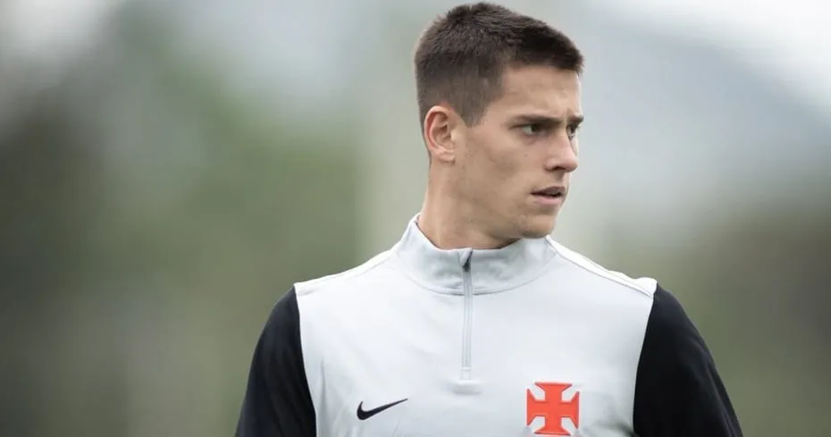 Estrella durante treino do Vasco (Foto: Matheus Lima-CRVG)
