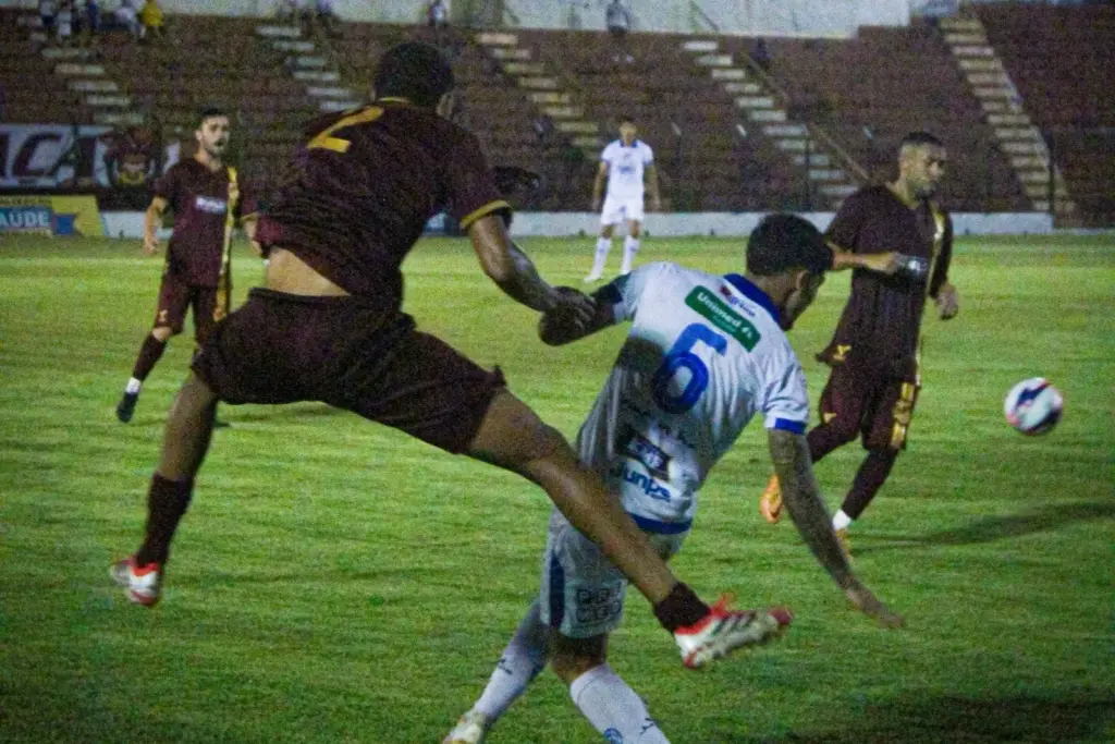 Sertãozinho 1 x 0 São Bento - Grenás complicam Bentão (Foto: Rafael Claro / EC São Bento)
