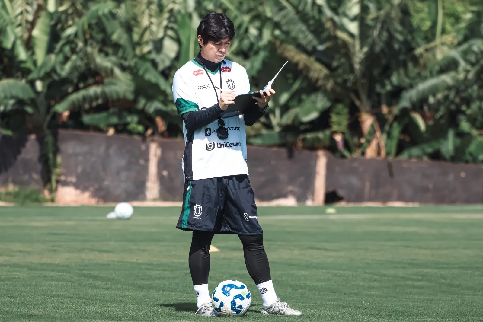 Maringá recebe treinador sul-coreano para estágio com comissão técnica (Foto: Rodrigo Araújo / MFC)