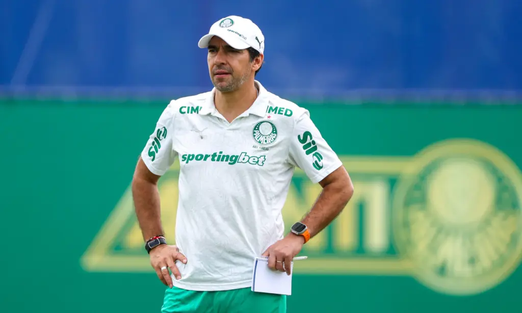 Abel pede para jogos serem disputados mais cedo: 'Não dá para chegar em casa às 4h da manhã'