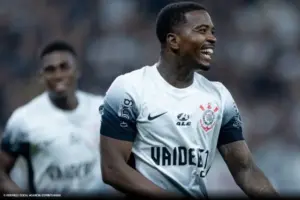 Vitória encaminha empréstimo do zagueiro Cacá, do Corinthians