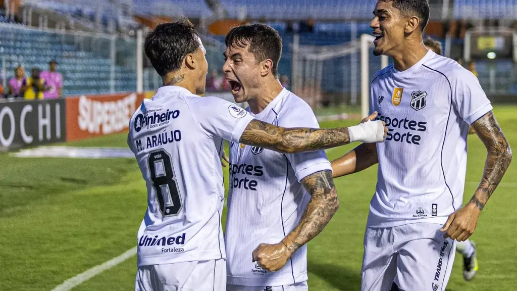 CEARENSE: Ceará goleia Horizonte e sela vaga nas semifinais