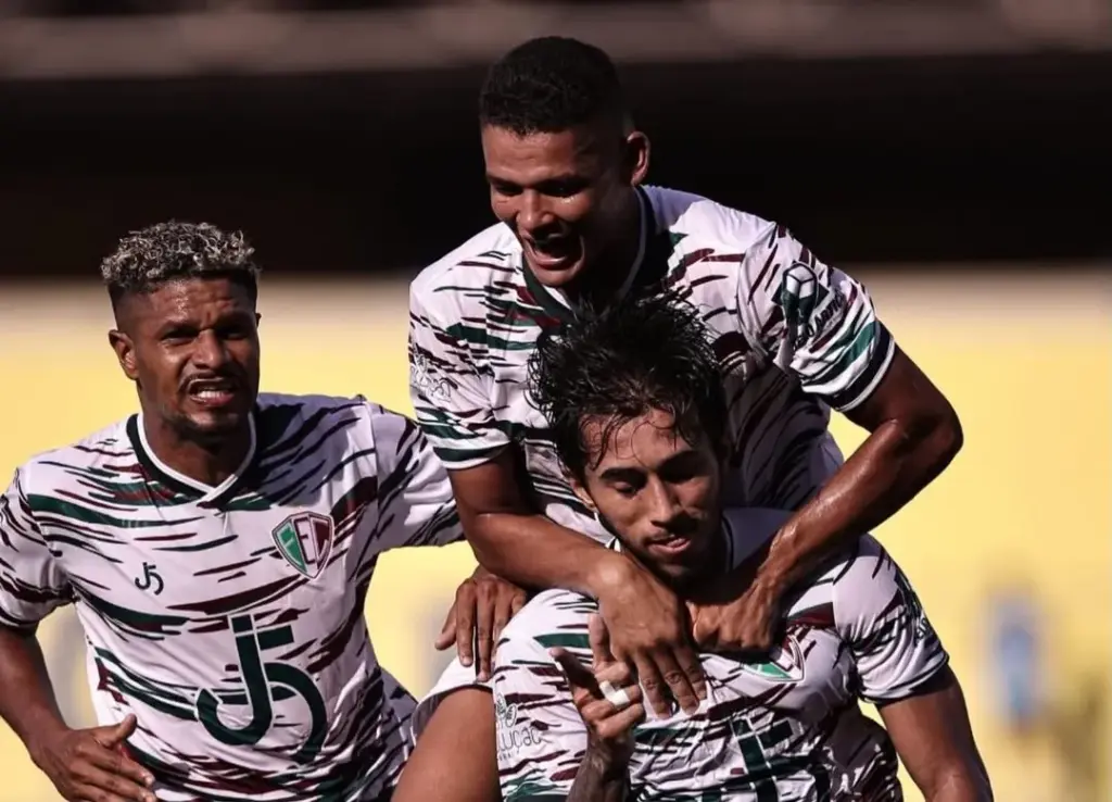 Fluminense bate Teresina Piauiense