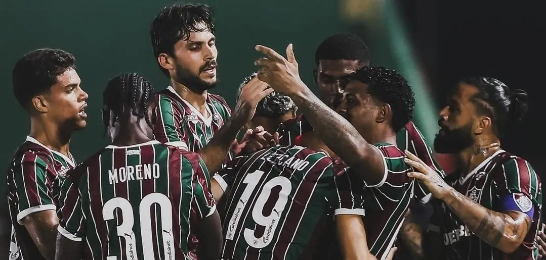 Jogadores do Fluminense reunidos (Foto: Lucas Merçon-FFC)
