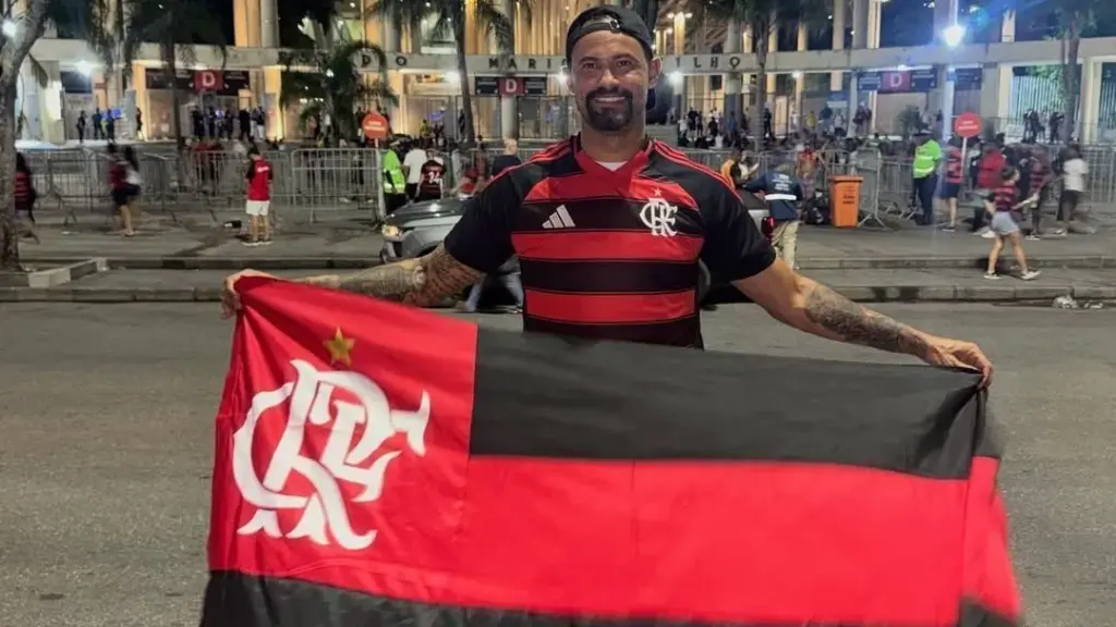 Ex-goleiro Bruno comparece em jogo do Flamengo e provoca reações