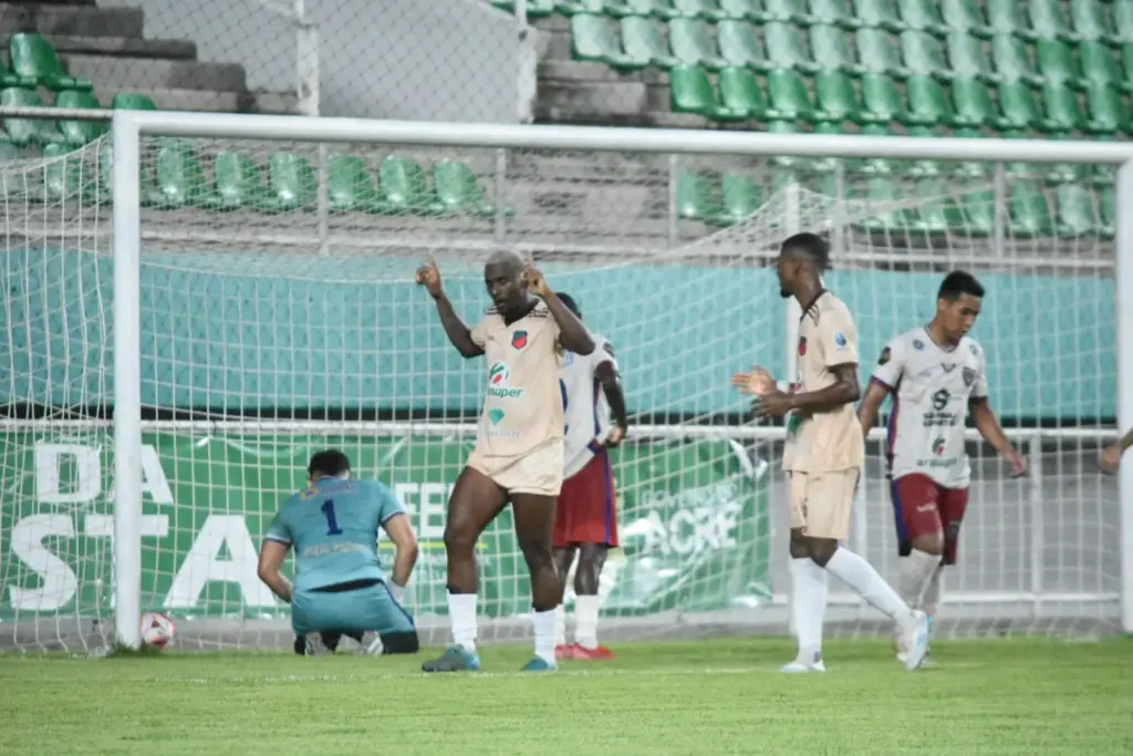 ACREANO: Humaitá goleia São Francisco e retoma topo 2 Humaitá São Francisco Acreano