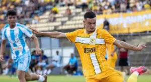 CANDANGÃO: Brasiliense vence o ARUC e cola na liderança