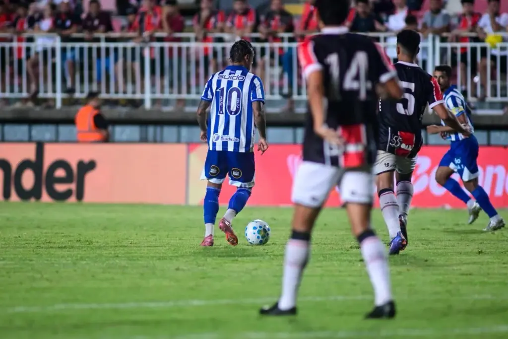 Joinville 1 x 0 CSA - JEC se reabilita na Copa do Brasil 2 Joinville CSA Copa do Brasil