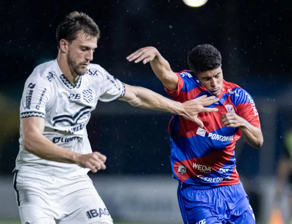 CATARINENSE: Joinville vence e embola Quadrangular do Rebaixamento 2 Marcílio Dias bate Figueirense Catarinense