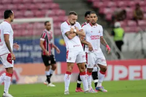 PERNAMBUCANO: Náutico vence Santa Cruz e sai em vantagem