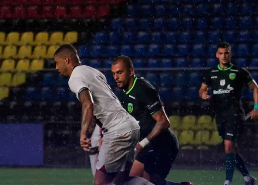 CAPIXABA: Serra vence mais uma e recupera topo