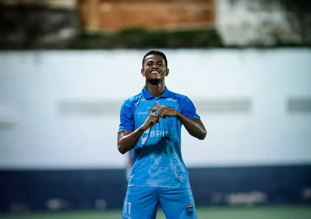 CAPIXABA: Vilavelhense segura novo empate com Desportiva e volta à semifinal após 16 anos 2 Vilavelhense elimina Desportiva Capixaba