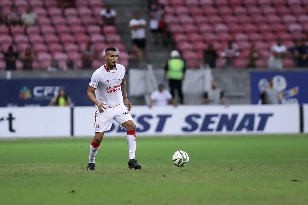 Pernambucano: Dupla do Náutico segue como dúvida diante do Santa Cruz 2 Wanderson pode ser titular Náutico