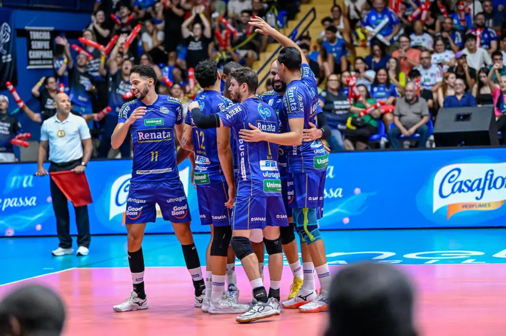 Superliga: Vôlei Renata se reencontra com a torcida e vence confronto direto 3 1000264352