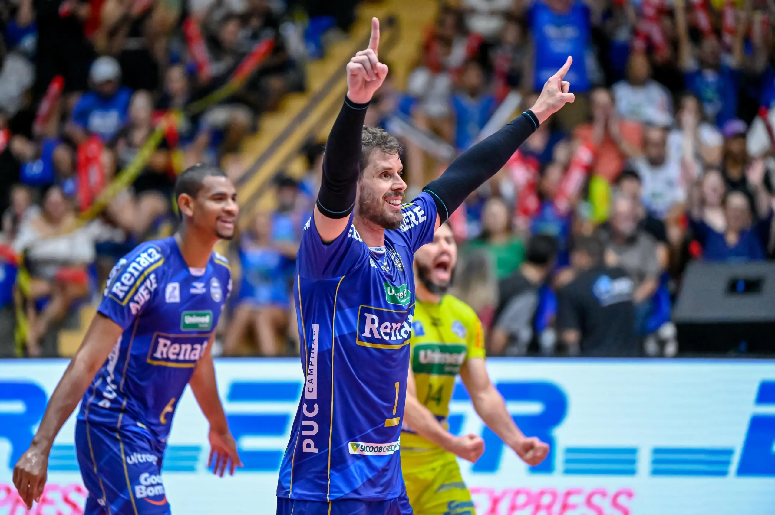 Superliga: Vôlei Renata se reencontra com a torcida e vence confronto direto 5 1000264353