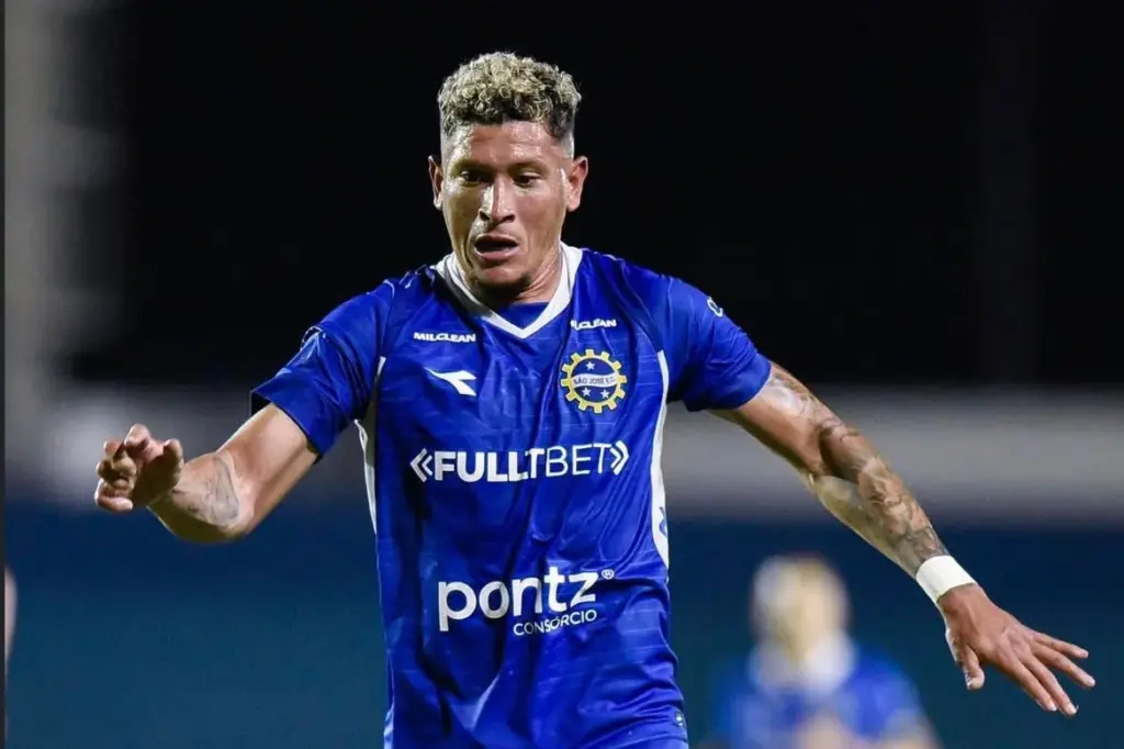 Clessione lidera ataque do São José e vive fase artilheira na A2