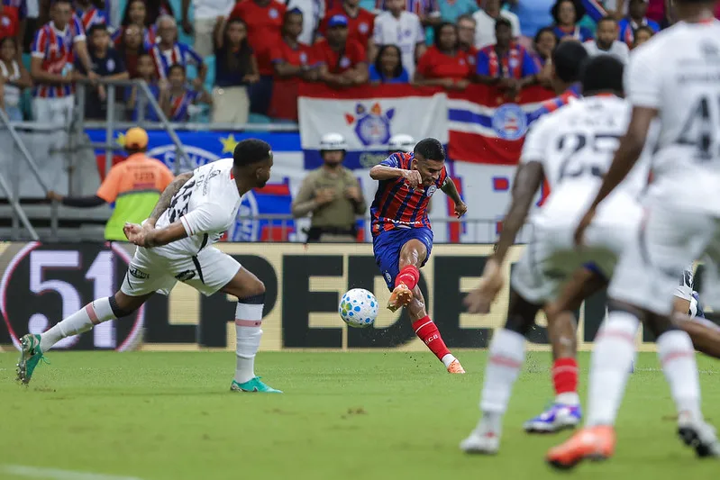 Bahia 1 x 1 Vitória - Jogo quente, mas pouco inspirado pelo Brasileirão (Foto: Rafael Rodrigues/ECB)