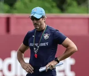 Zubeldía critica gramados sintéticos no Brasil: 'É cruel, toda vez tenho lesionados'