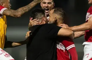 Série B: Técnico do CRB valoriza reação após empate contra o Vila Nova