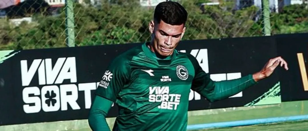 Anthony durante treino (Foto: Divulgação-Goiás)