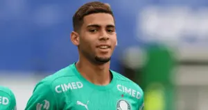 Promessa do Palmeiras, jovem Arthur se destaca e chama atenção