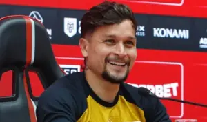 São Paulo: Artur relembra parceria com Roger Machado e projeta estreia