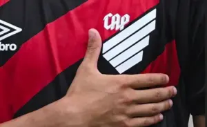 Athletico promove reformulação e dispensa 14 jogadores