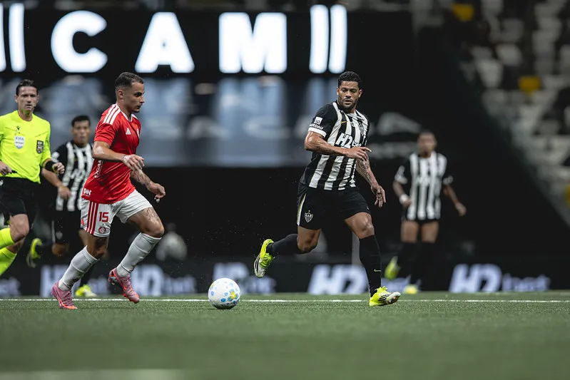 Atletico MG bate Internacional no Brasileirao 1
