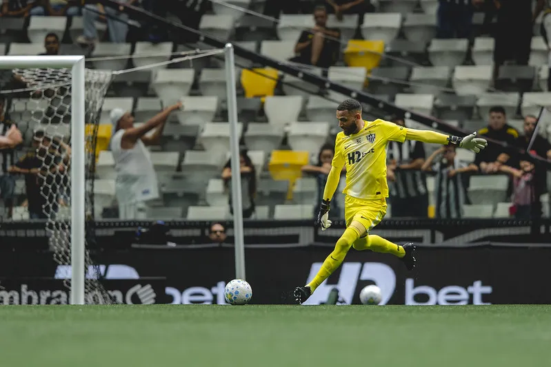 Atletico MG bate Internacional no Brasileirao 3