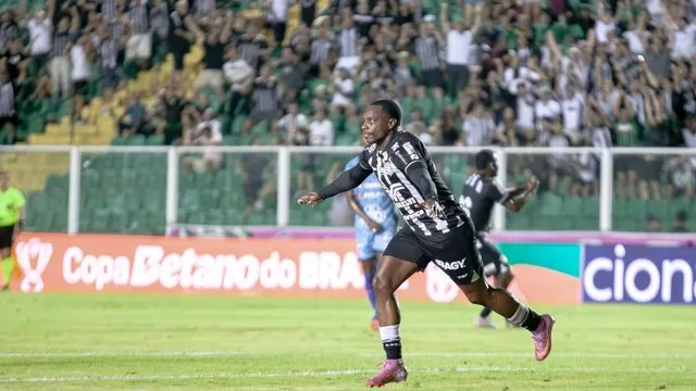 Vitória garante classificação na Copa do Brasil (Foto: Patrick Floriani/FFC)

