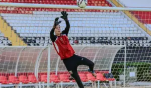 Goleiros do Botafogo-SP intensificam briga por posição