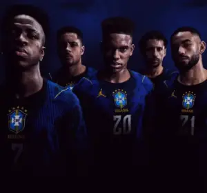 Seleção brasileira lança camisa azul para a Copa com 'logo' de Michael Jordan