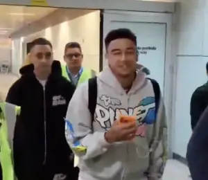 Jesse Lingard desembarca no Brasil e fica perto de ser anunciado pelo Corinthians