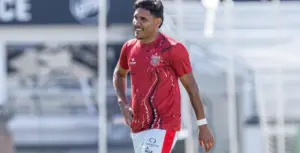 Paulista oficializa saída de zagueiro ao Blumenau-SC