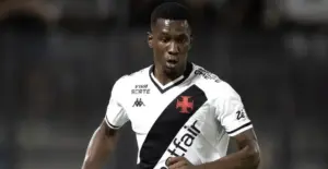 Zagueiro do Vasco-RJ perde espaço com Renato Gaúcho