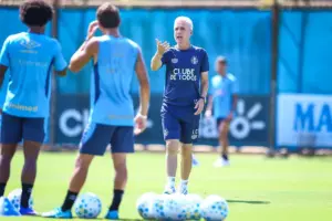 Chapecoense x Grêmio - Onde assistir, escalações e arbitragem