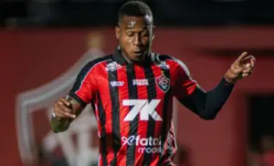 Vitória monitora lesão de Dudu e tenta evitar cirurgia