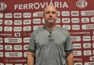 Técnico da Ferroviária celebra primeira vitória no quadrangular
