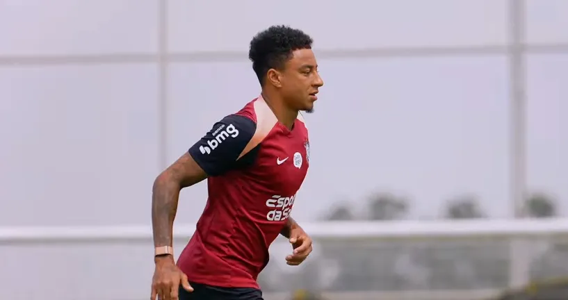 Corinthians faz ajustes e mira confronto contra o Fluminense