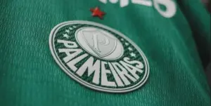 Palmeiras pode faturar até R$ 30 milhões por ano com novo patrocínio
